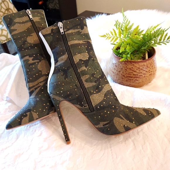 Camo Rhinestone Stiletto Sock Bootie by Steve Madden: Size 7 - Picture 3 of 10